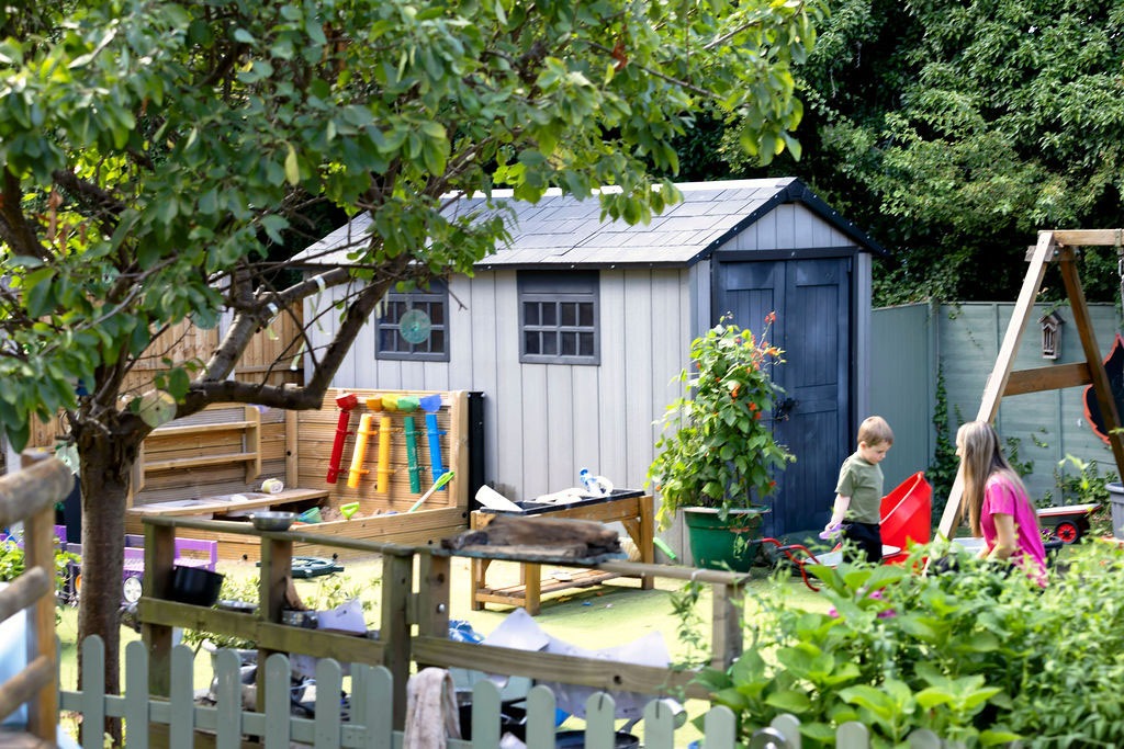 Childcare in Warrington & Northwich, Cheshire I32A3494