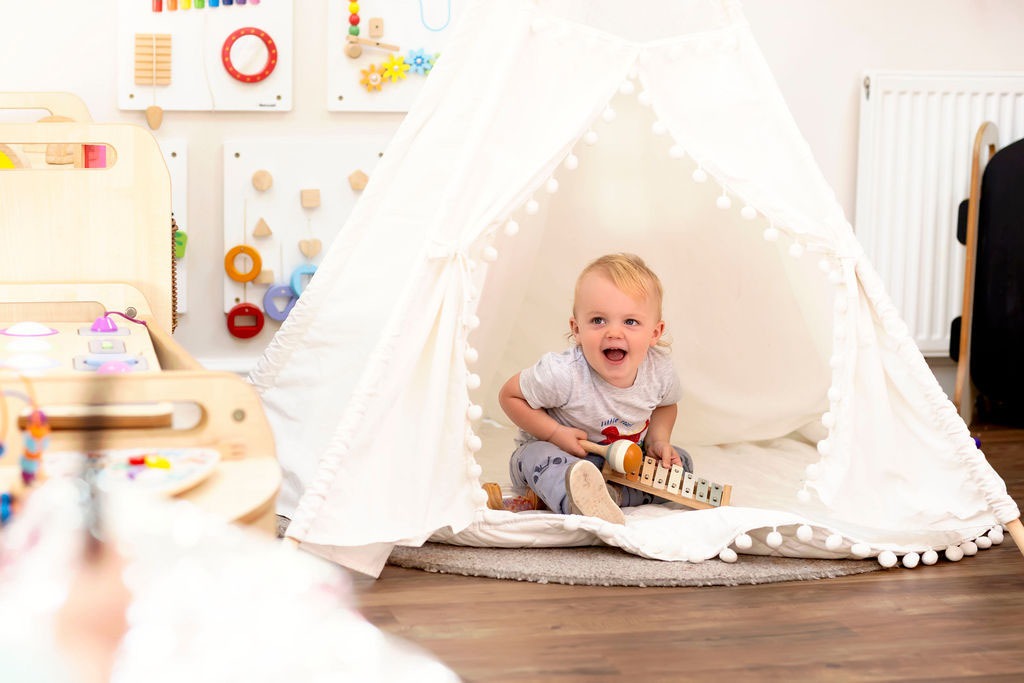 Childcare in Warrington & Northwich, Cheshire I32A3613